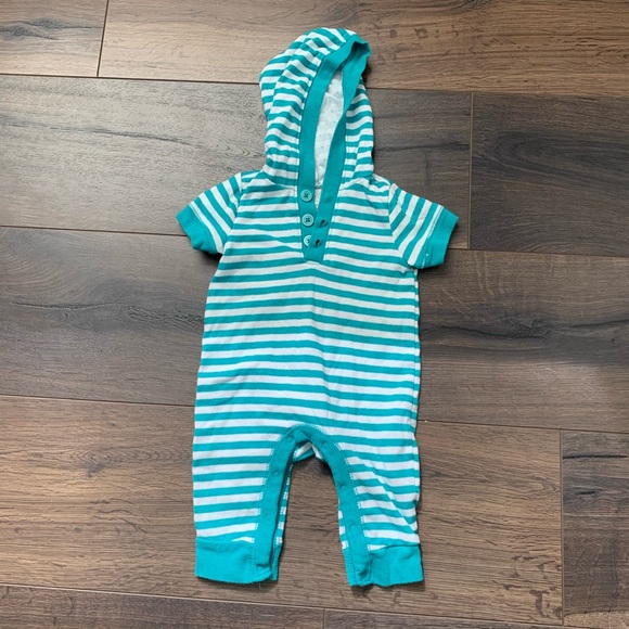 Old Navy Other - 💥3/$20💥Striped Baby Romper